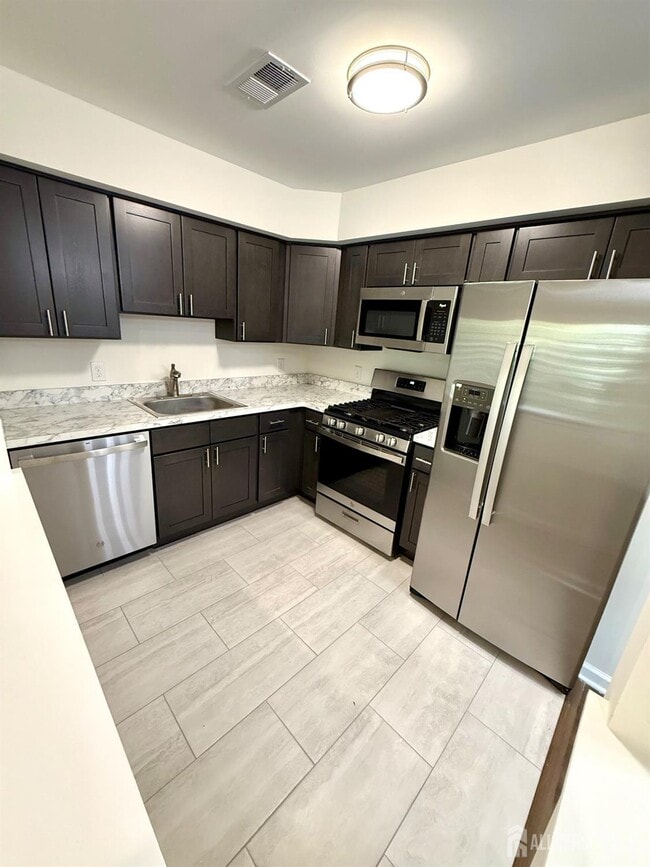 Building Photo - 1238 Waterford Dr