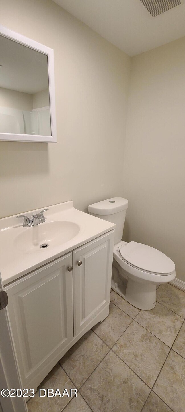 Building Photo - 415 N Halifax Ave