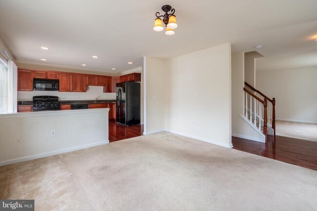 Building Photo - 4165 Bunker Hill Dr S