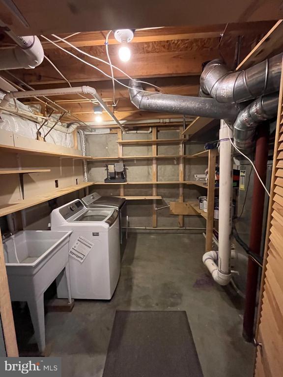 Building Photo - 7807 Edmunds Way