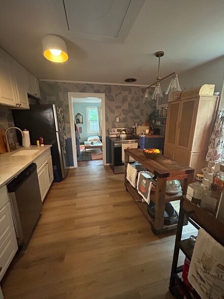 Building Photo - 4425 Holmes Ave