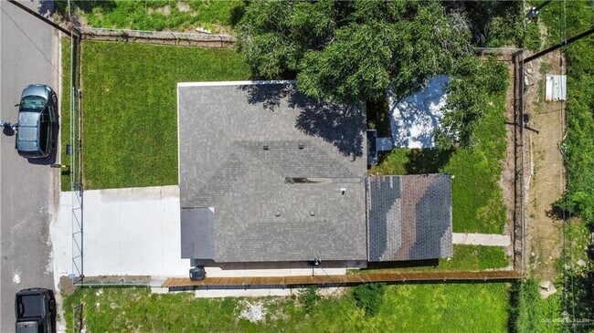 Building Photo - 15 E St