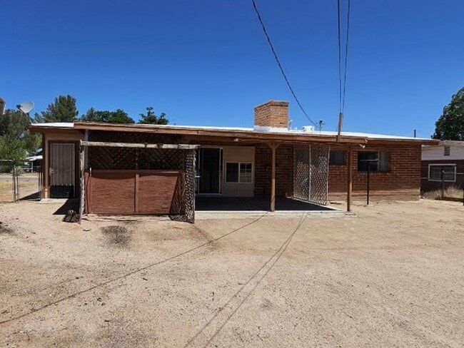 Building Photo - Brick Charmer in established neighborhood