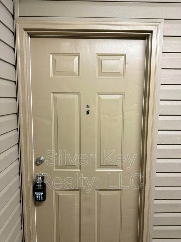 Building Photo - 268 Willow Creek Drive