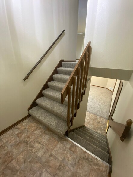 Building Photo - 733 SE Claremont St