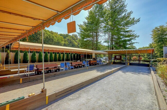 Building Photo - 180 Heritage