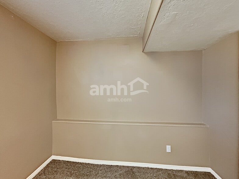 Building Photo - 2643 S 3900 W