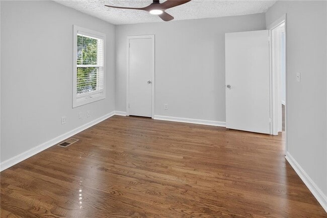 Building Photo - 475 Center Hill Ave NW