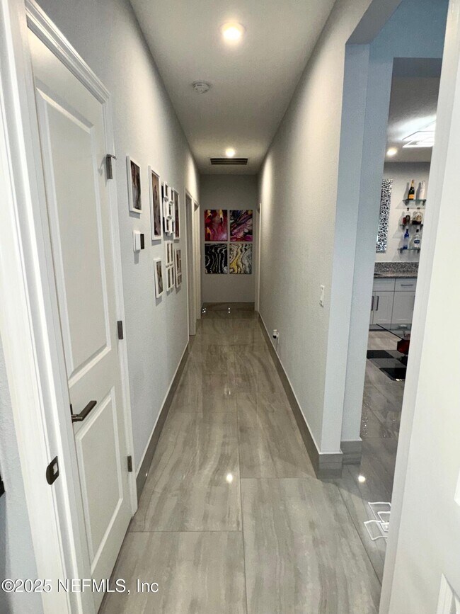 Building Photo - 163 Pine Forest Ct