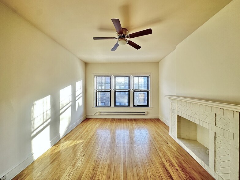 Building Photo - 1326 Oak Ave