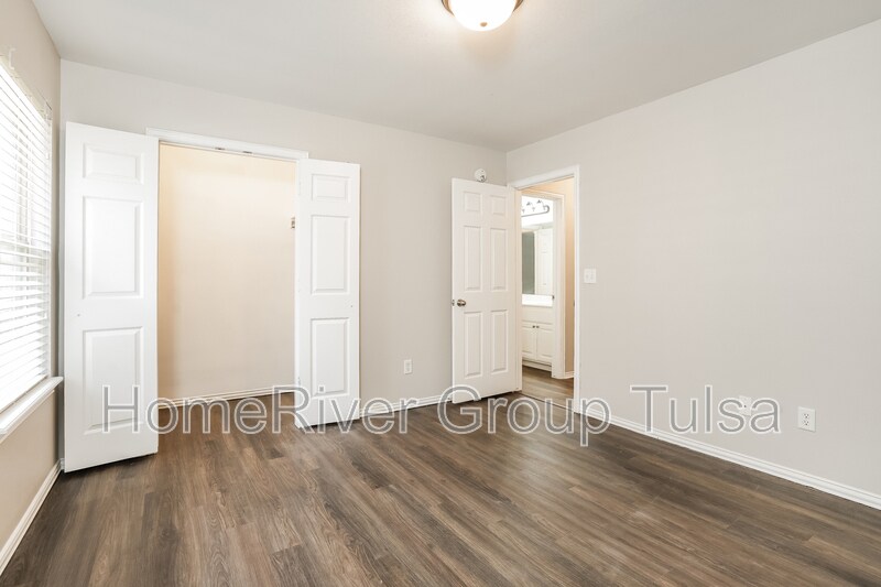 Building Photo - 13313 E 43rd St