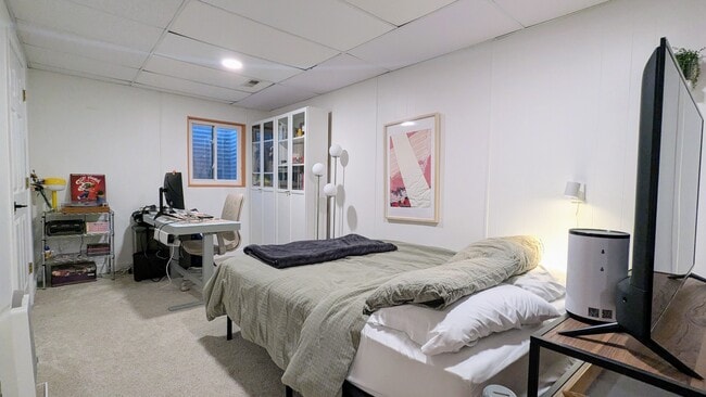 Building Photo - 1030 Casa Dr