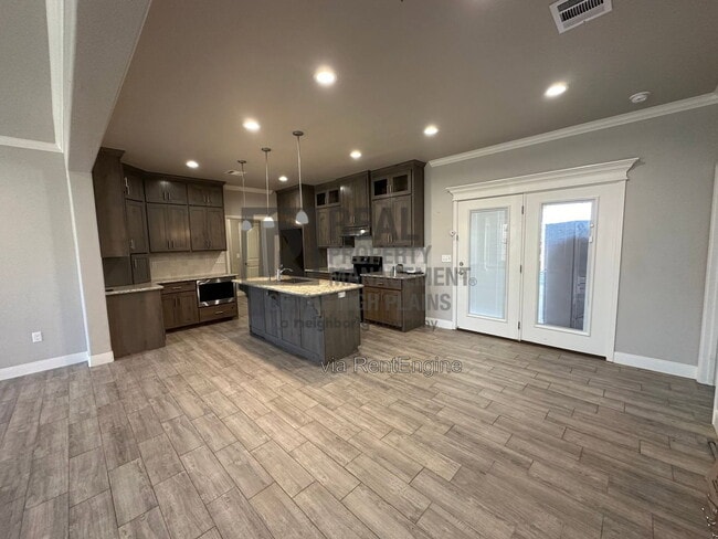 Building Photo - 7604 Crestline Dr