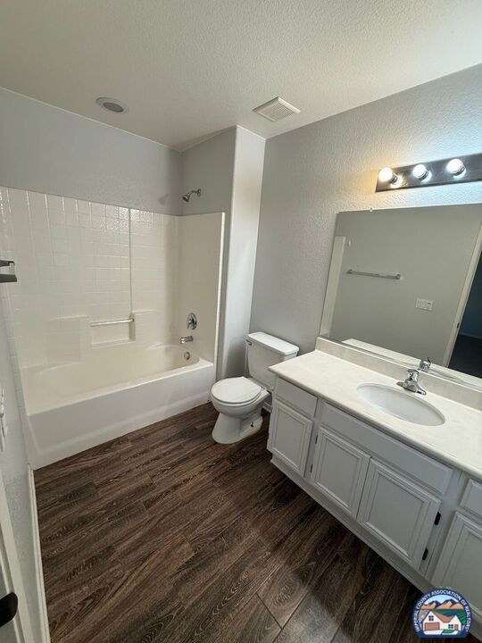 Building Photo - 642 Brewer Rd