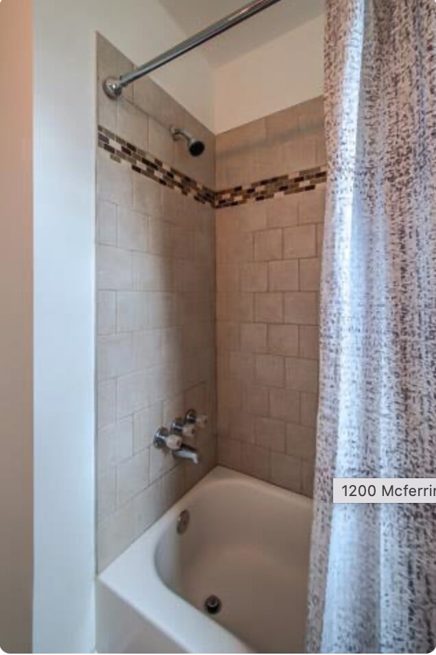 Building Photo - 2 bd/ 1bth w/ heated storage shed/studio, fenced yard