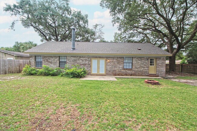 Building Photo - Bay Meadows 3BR Home Near NAS Pensacola with Granite Kitchen & Fenced Backyard