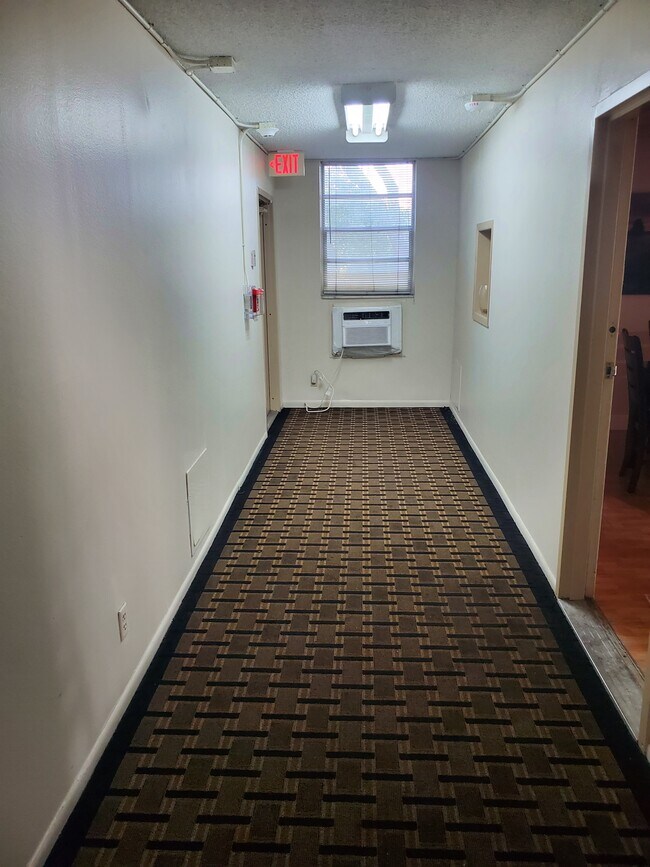 Building Photo - 6700 Cypress Rd