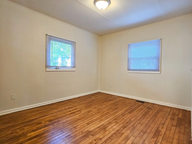 Building Photo - 1408 Harpst St