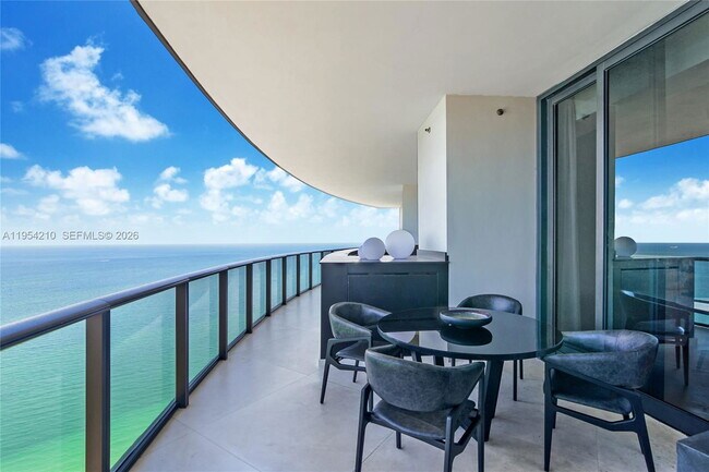 Building Photo - 18555 Collins Ave