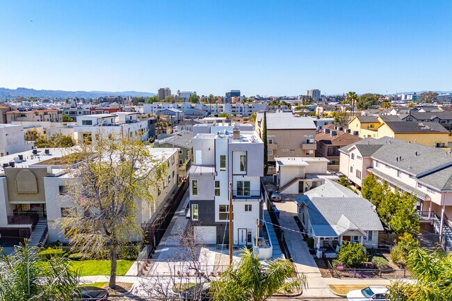 Building Photo - Luxury 2026 Townhomes with Massive Bedrooms + Decks with Views