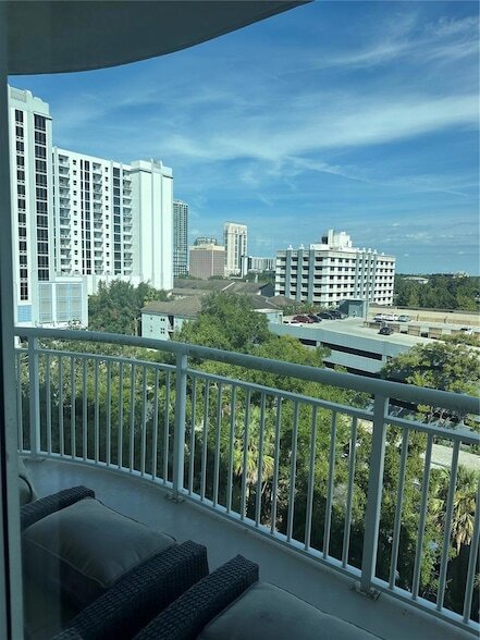Building Photo - 100 S Eola Dr