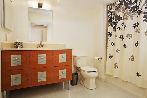 Building Photo - 22 Cottage Park Ave