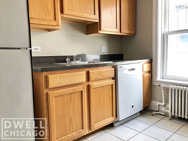 Building Photo - 1509 Hinman Ave