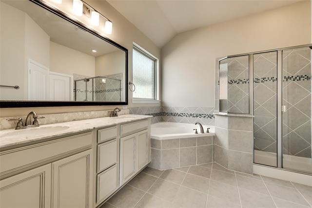 Building Photo - 916 Lake Sierra Wy