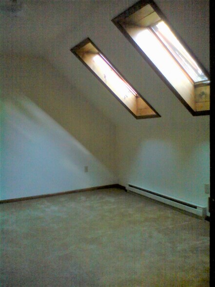 Building Photo - 1212 S 5th Ave