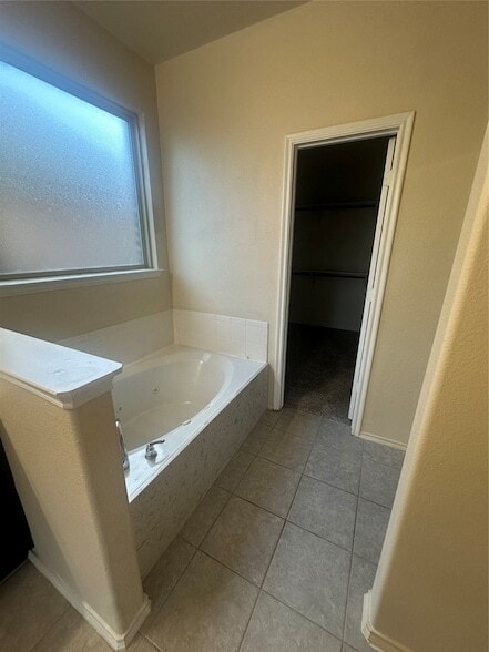 Building Photo - 2412 Michelle Creek Dr