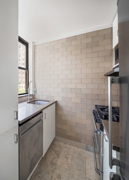 Building Photo - 41 W 72nd St