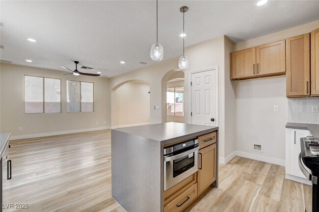 Building Photo - 177 Rocky Star St