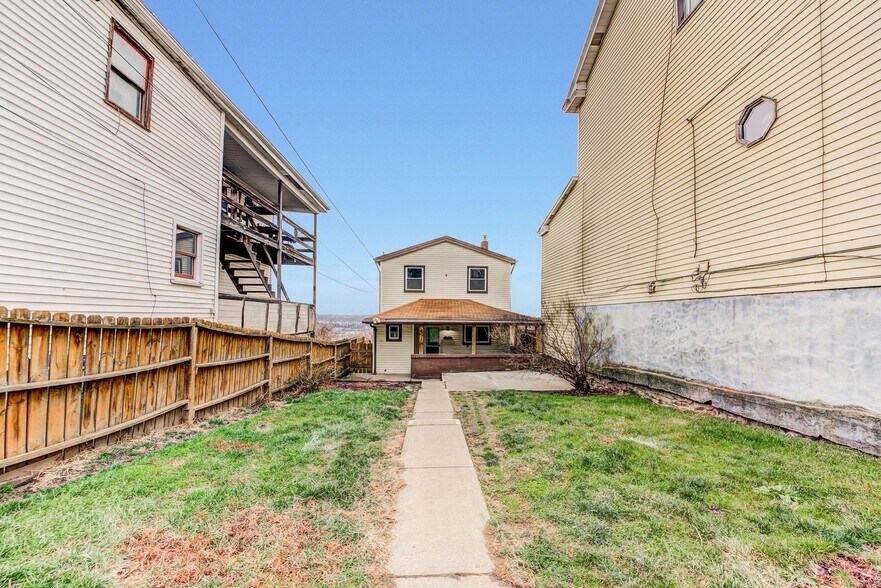 Building Photo - 5 Renwick St