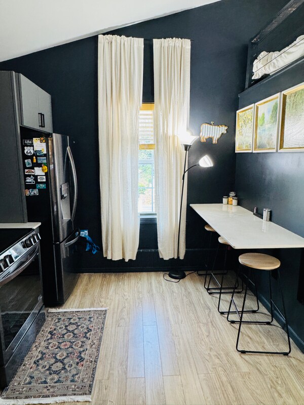 Building Photo - 24 E Winding Hill Rd