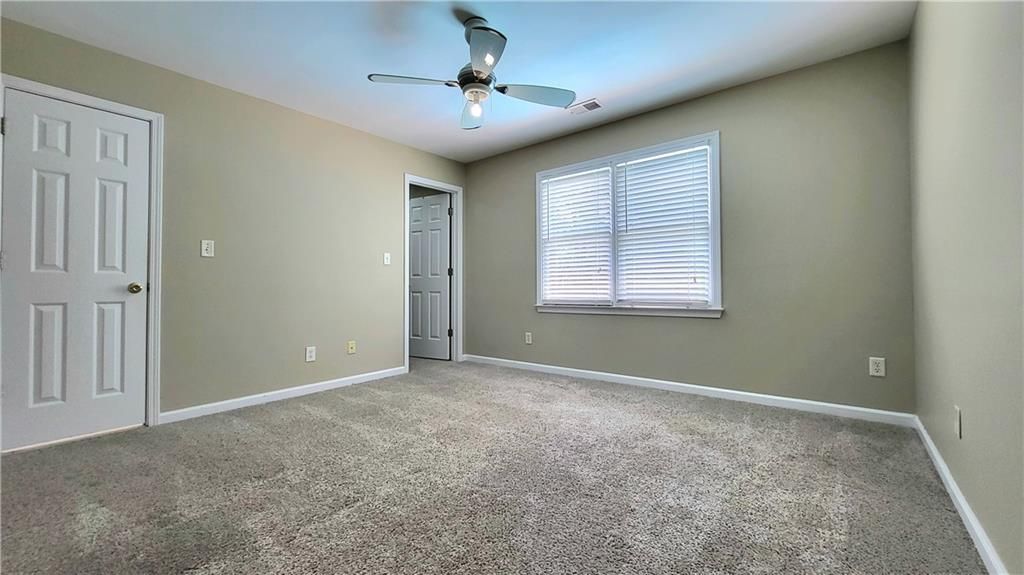 Building Photo - 2945 Millwater Crossing NE
