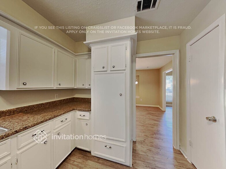 Building Photo - 4814 Wind Chimes Dr