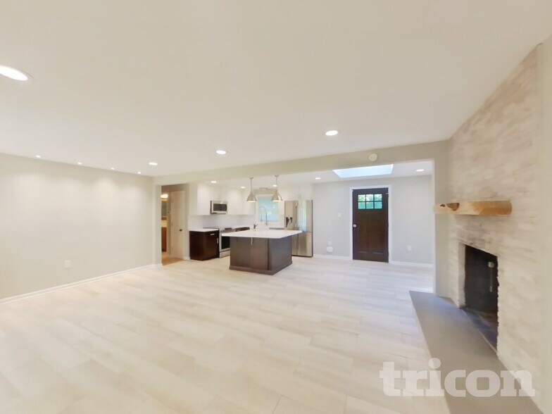 Building Photo - 408 Meadowhurst Ln