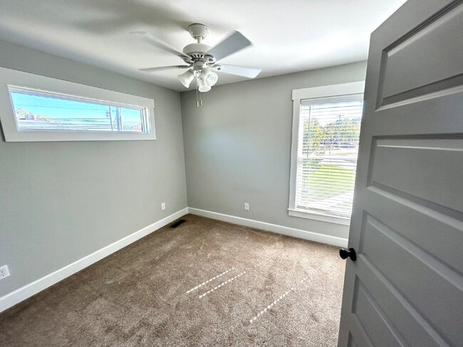 Building Photo - Modern 3-Bedroom 3-Story Apartment with a ...