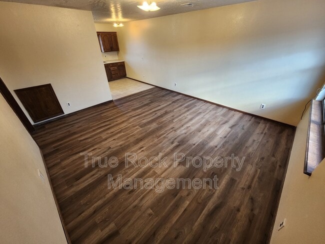 Building Photo - 306 SE 10th