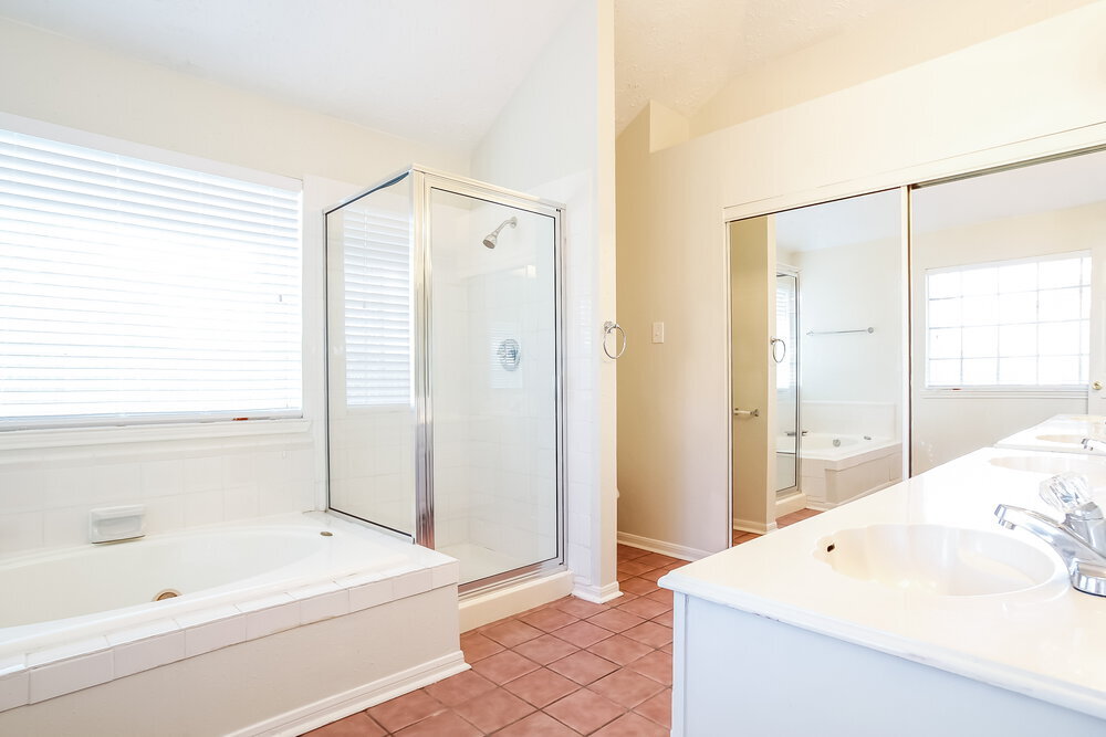 Building Photo - 5502 Village Springs Dr