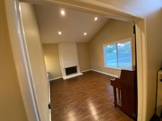 Building Photo - Lovely Cerritos Home!  ABC Unified!