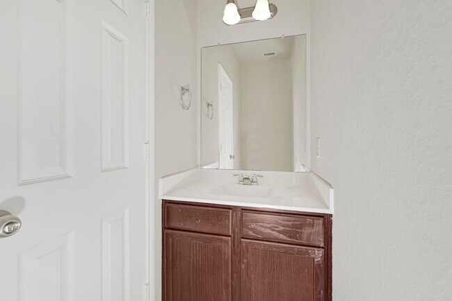 Building Photo - 15706 Chestnut Branch Trail