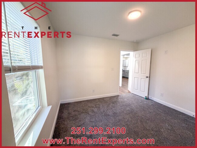 Building Photo - 1051 Lubel Ave