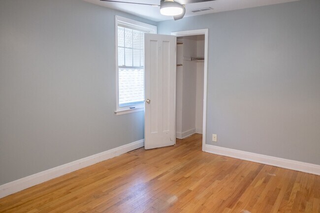 Building Photo - 5445 W 64th St