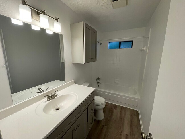 Building Photo - 3704CH