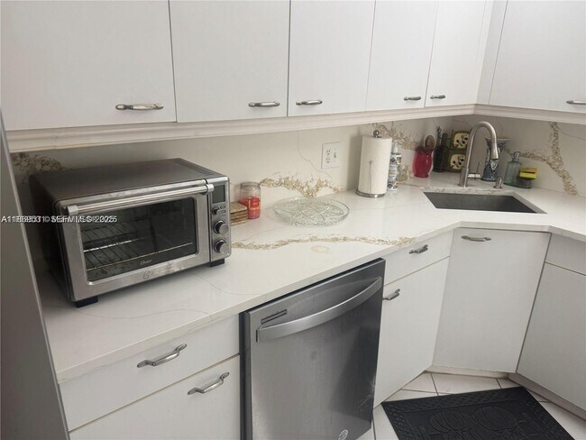 Building Photo - 5133 Brisata Cir