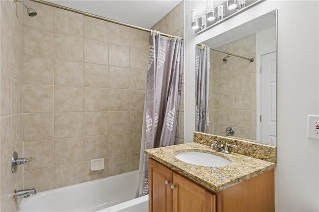 Building Photo - 649 Peeples St SW