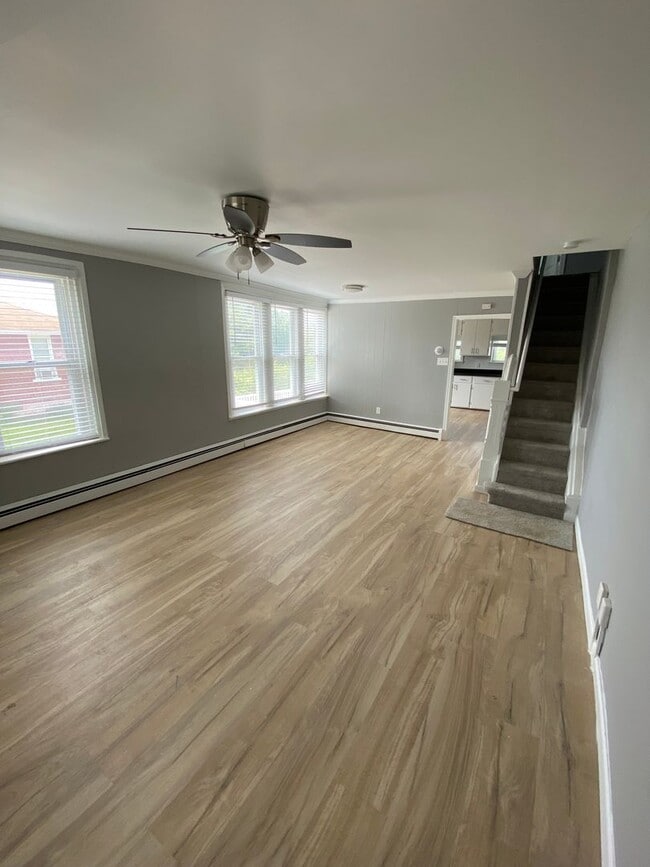 Building Photo - Cozy Renovated 2-Bedroom Home in Emmaus – ...
