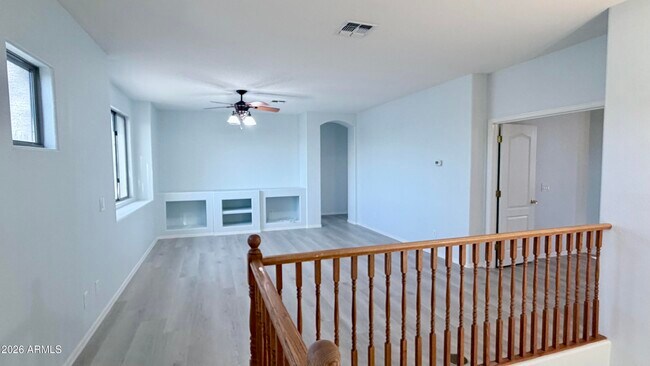 Building Photo - 1289 E Iris Dr