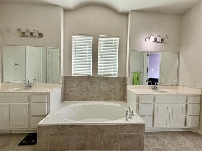 Building Photo - 3625 Garrano Bnd